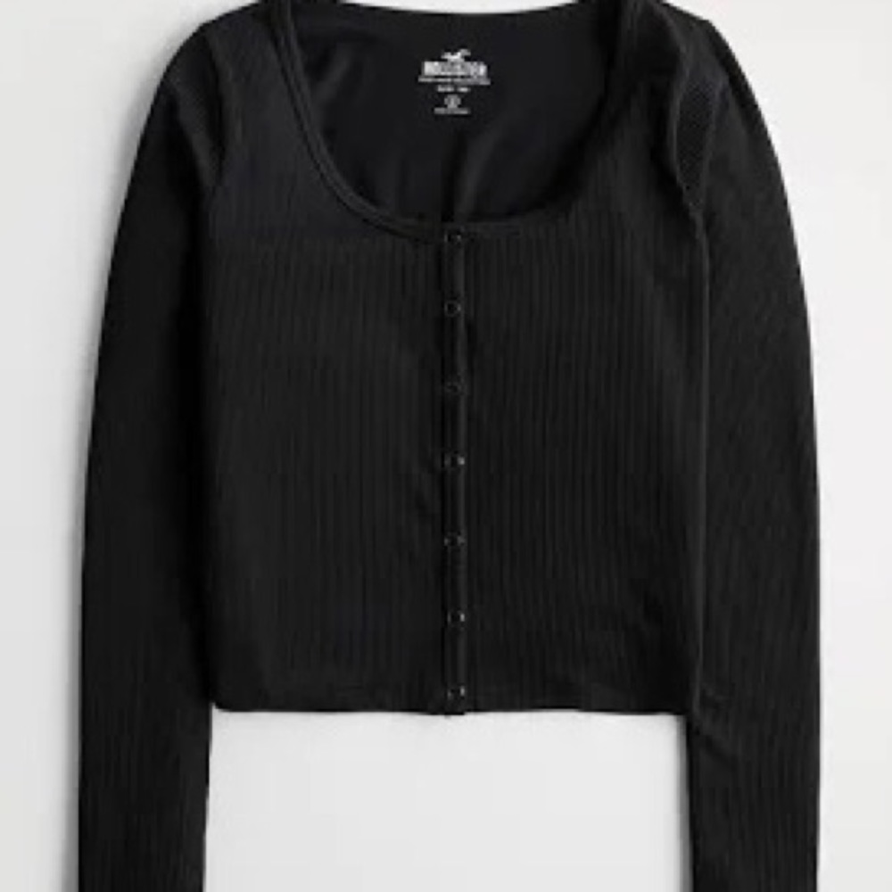 Black hollister top